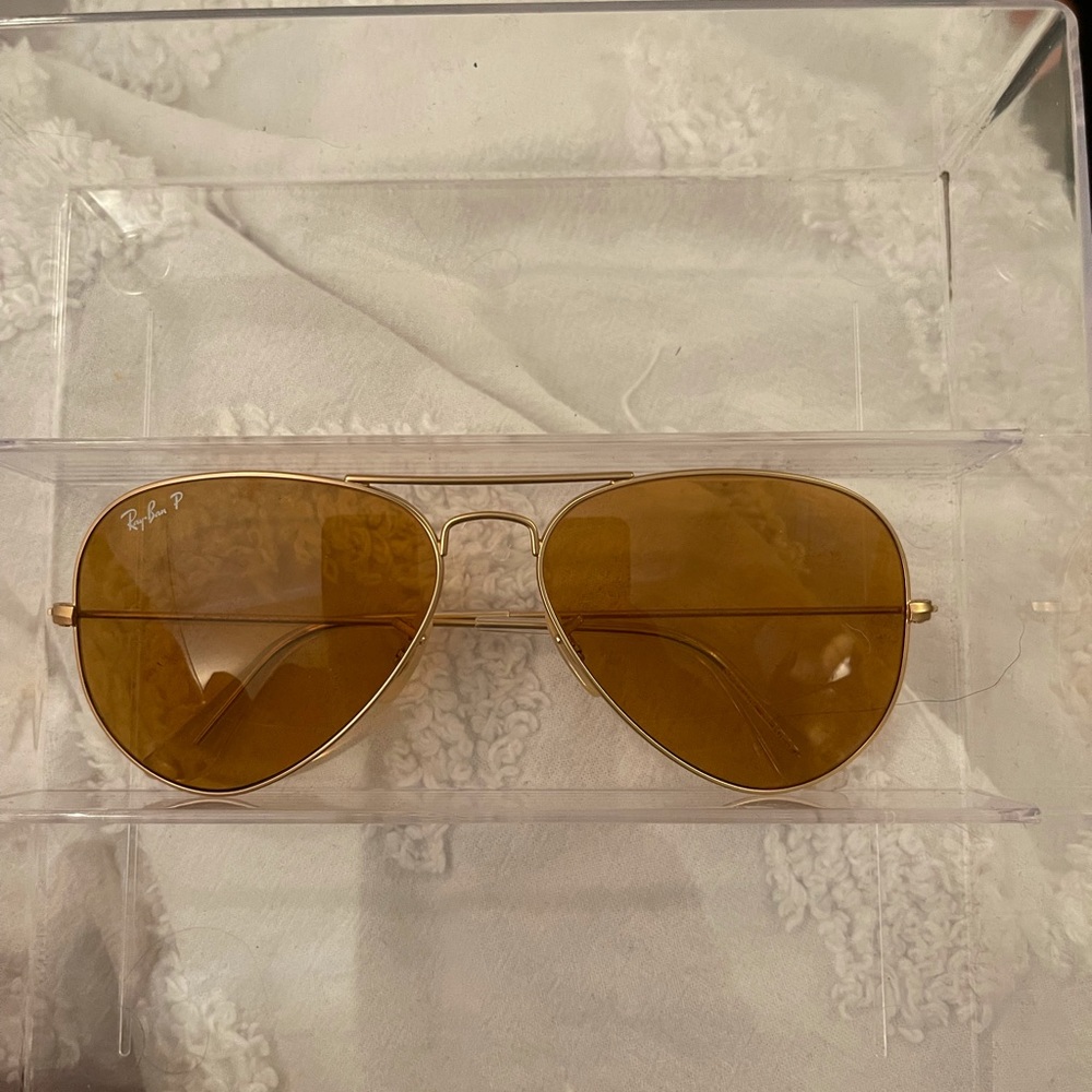 Gold Ray-Bans 👓